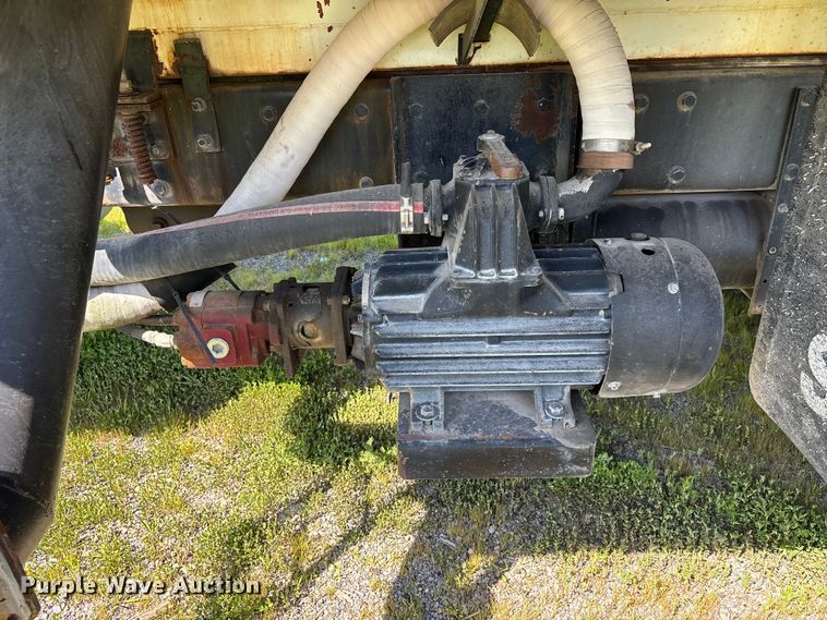 image for item DV4434 1994 Peterbilt 357 liquid manure spreader