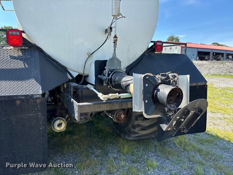 image for item DV4434 1994 Peterbilt 357 liquid manure spreader