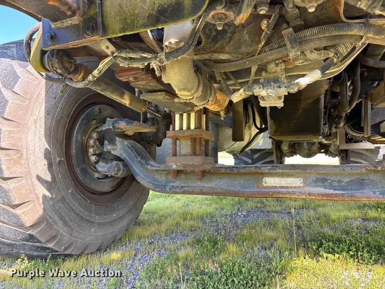 image for item DV4434 1994 Peterbilt 357 liquid manure spreader