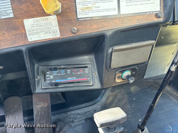 image for item DV4434 1994 Peterbilt 357 liquid manure spreader