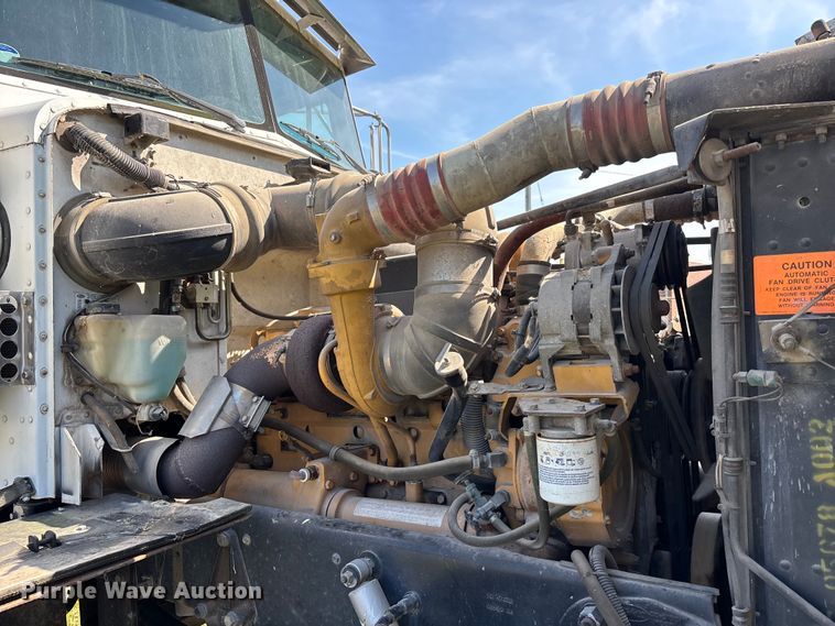 image for item DV4434 1994 Peterbilt 357 liquid manure spreader