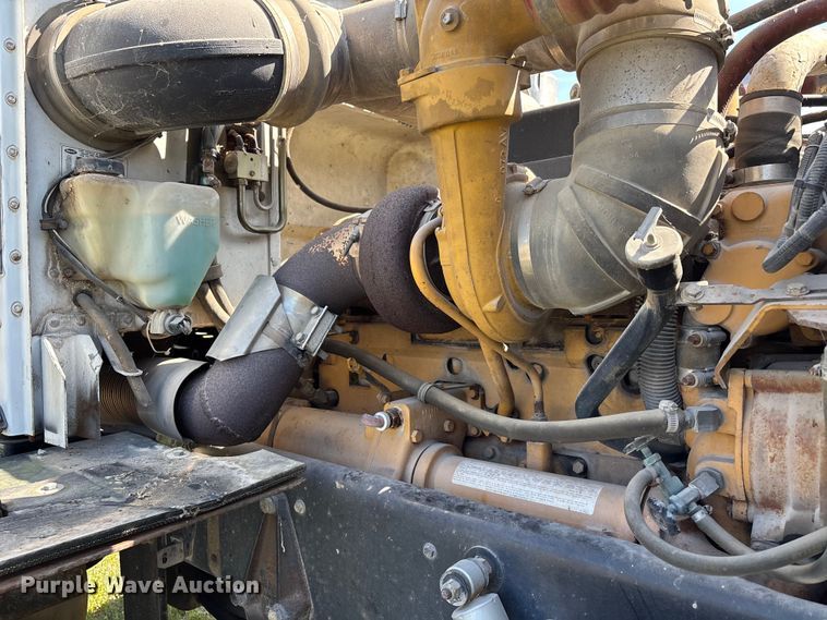 image for item DV4434 1994 Peterbilt 357 liquid manure spreader