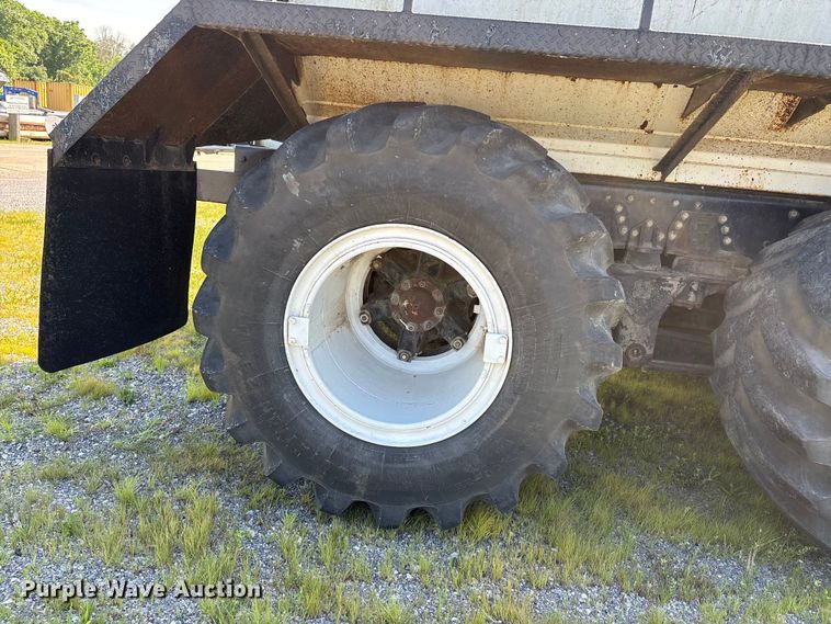 image for item DV4434 1994 Peterbilt 357 liquid manure spreader