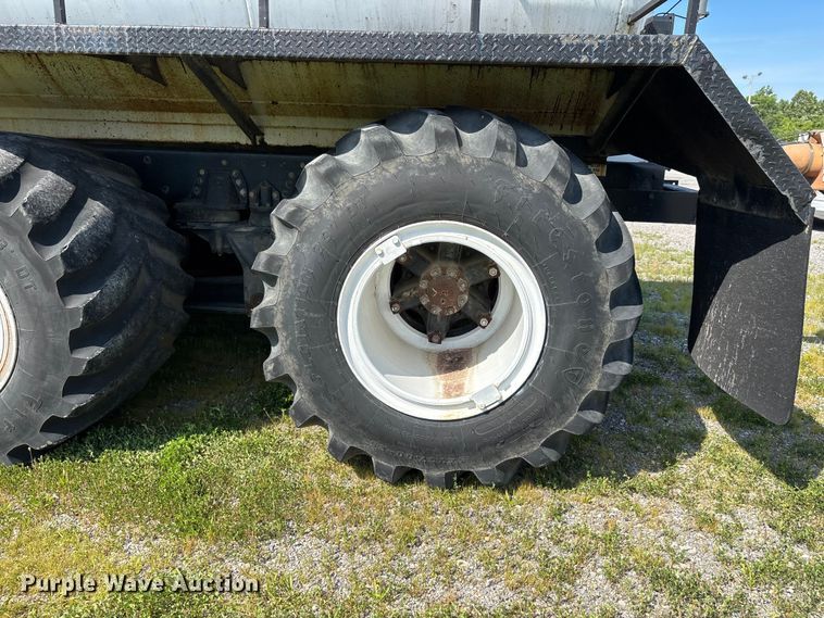 image for item DV4434 1994 Peterbilt 357 liquid manure spreader