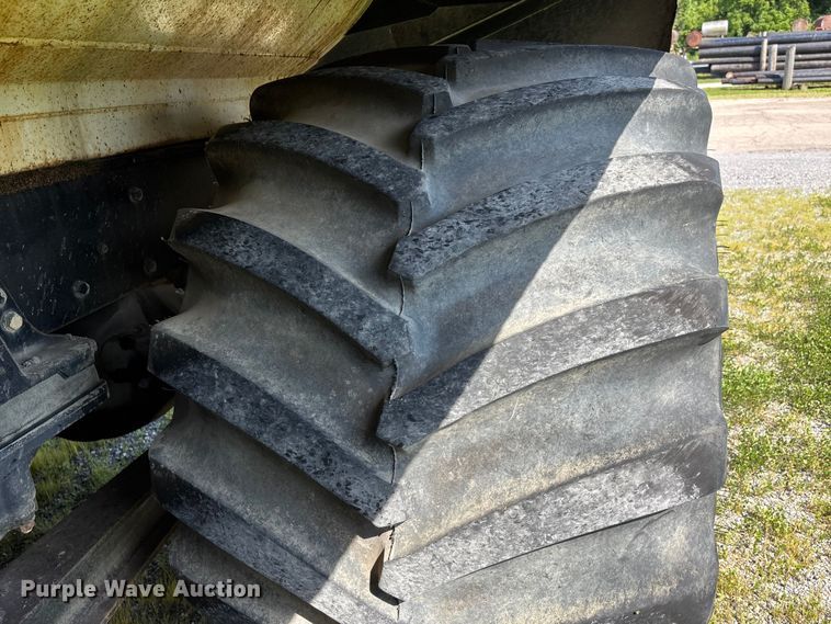 image for item DV4434 1994 Peterbilt 357 liquid manure spreader