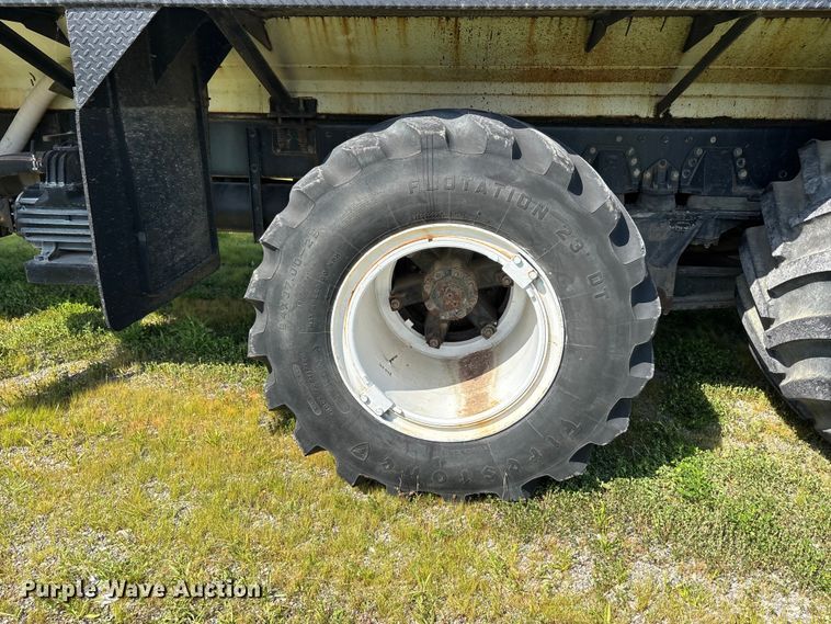 image for item DV4434 1994 Peterbilt 357 liquid manure spreader