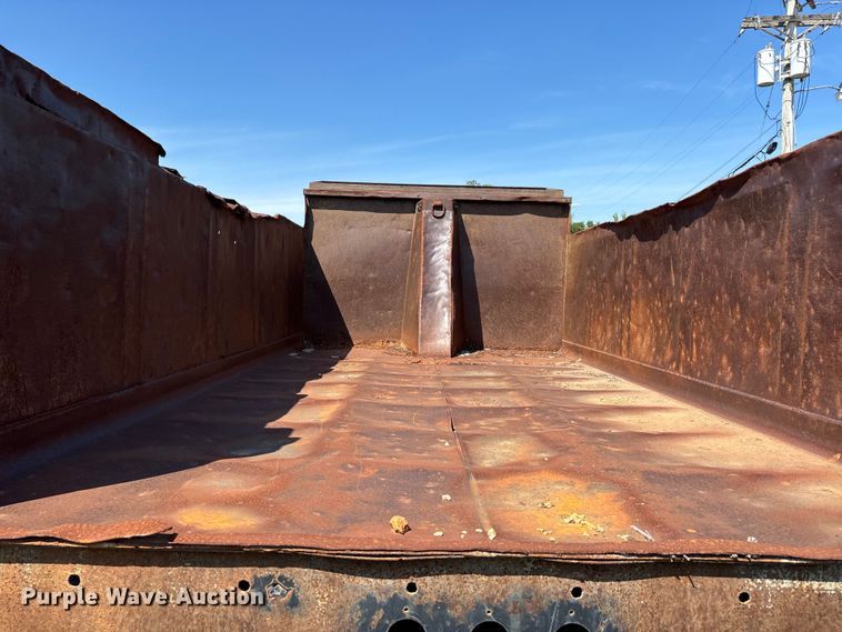image for item DV4435 1979 Chevrolet Bruin dump truck
