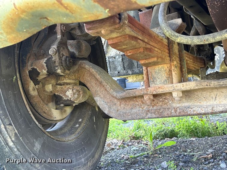 image for item DV4435 1979 Chevrolet Bruin dump truck