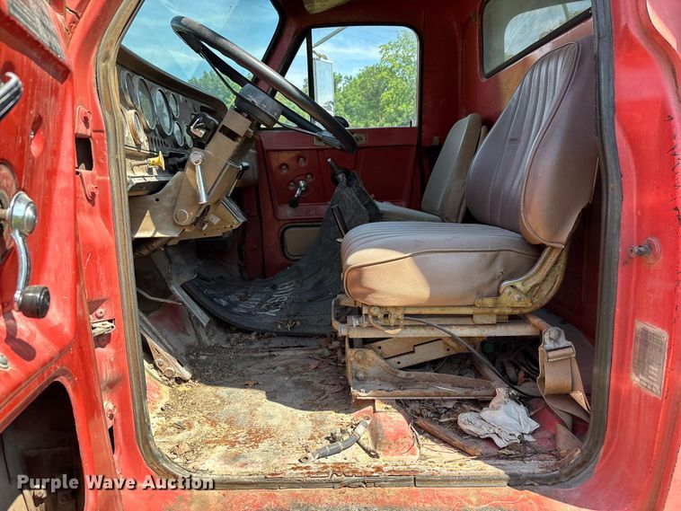 image for item DV4435 1979 Chevrolet Bruin dump truck