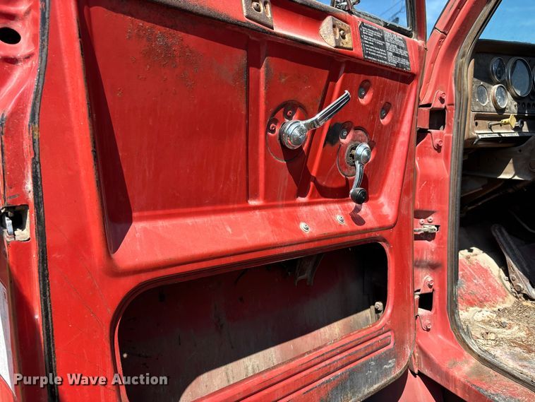 image for item DV4435 1979 Chevrolet Bruin dump truck