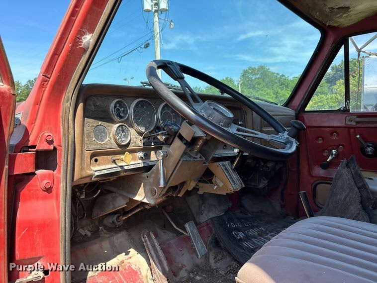 image for item DV4435 1979 Chevrolet Bruin dump truck