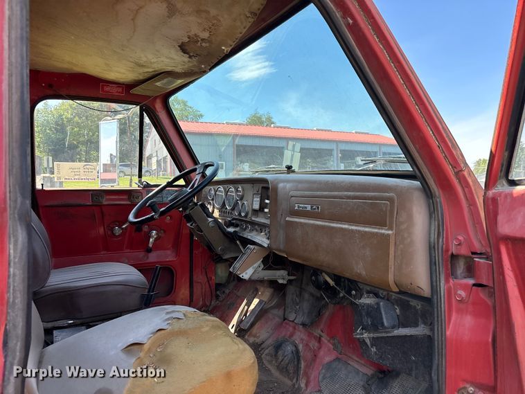 image for item DV4435 1979 Chevrolet Bruin dump truck