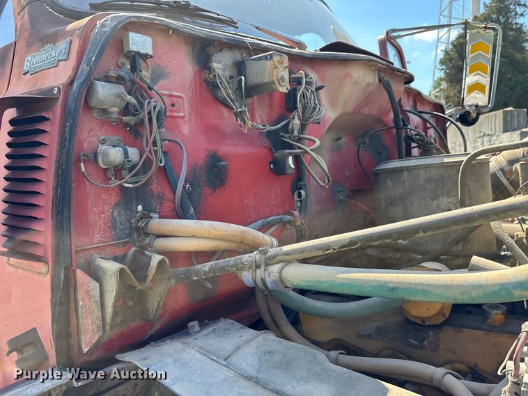 image for item DV4435 1979 Chevrolet Bruin dump truck