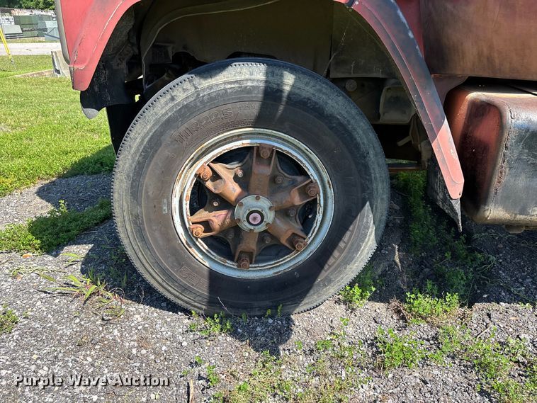 image for item DV4435 1979 Chevrolet Bruin dump truck