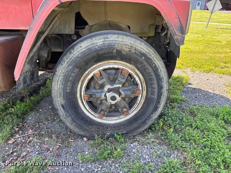 image for item DV4435 1979 Chevrolet Bruin dump truck