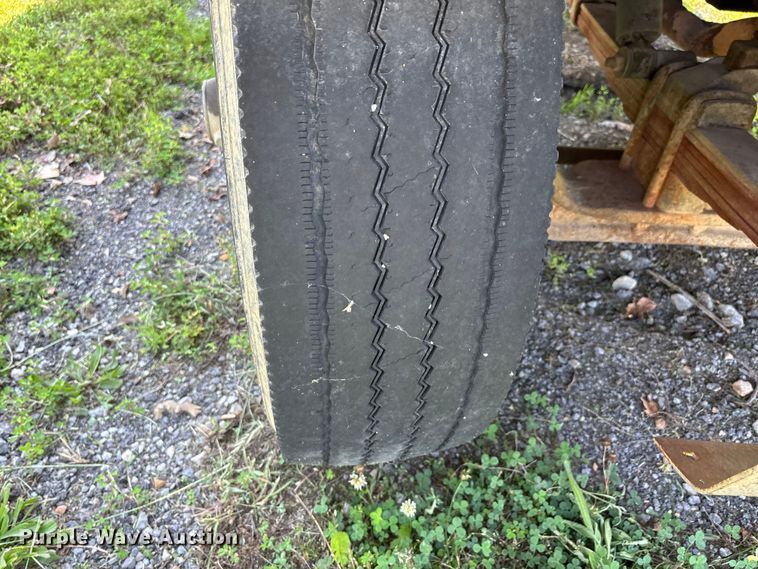 image for item DV4435 1979 Chevrolet Bruin dump truck