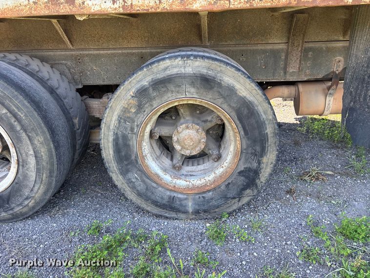 image for item DV4435 1979 Chevrolet Bruin dump truck