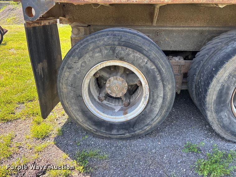 image for item DV4435 1979 Chevrolet Bruin dump truck