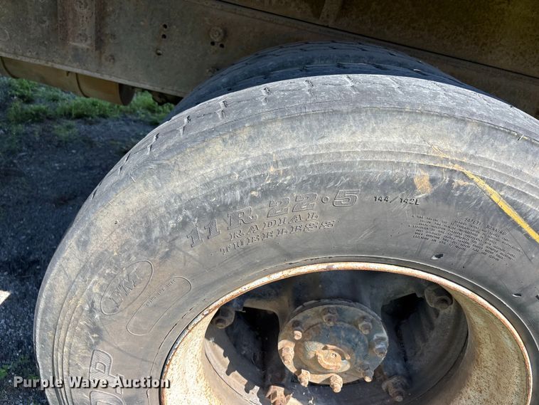 image for item DV4435 1979 Chevrolet Bruin dump truck