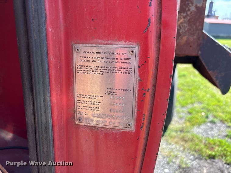 image for item DV4435 1979 Chevrolet Bruin dump truck