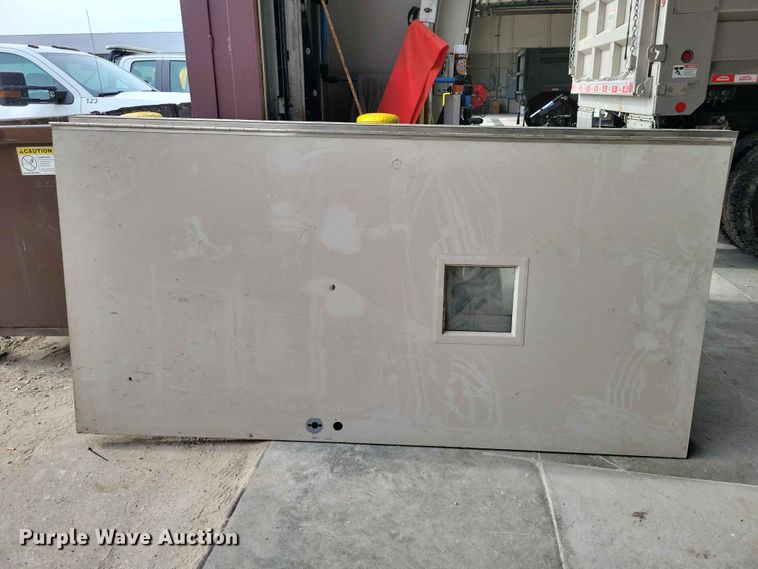 image for item DZ7215 (2) shop doors
