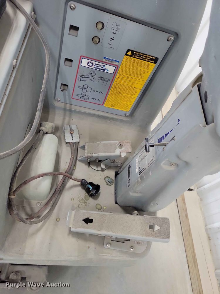 image for item DZ7219 Advance Advenger floor scrubber