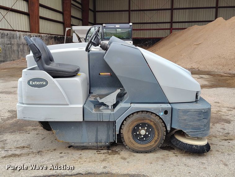 image for item ED0043 Advance Exterra 6340 floor sweeper