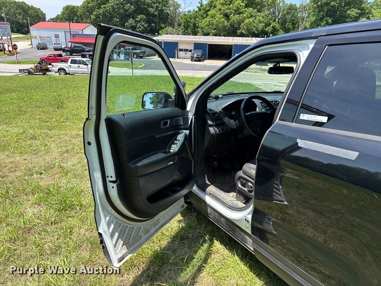 image for item ED2272 2019 Ford Explorer Police Interceptor SUV