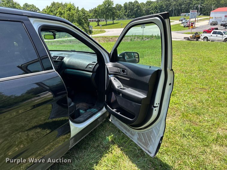 image for item ED2272 2019 Ford Explorer Police Interceptor SUV