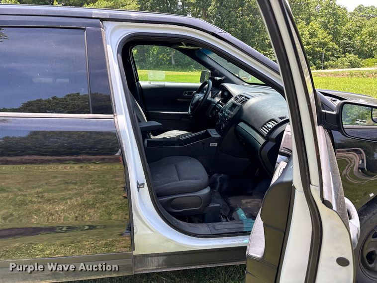 image for item ED2272 2019 Ford Explorer Police Interceptor SUV