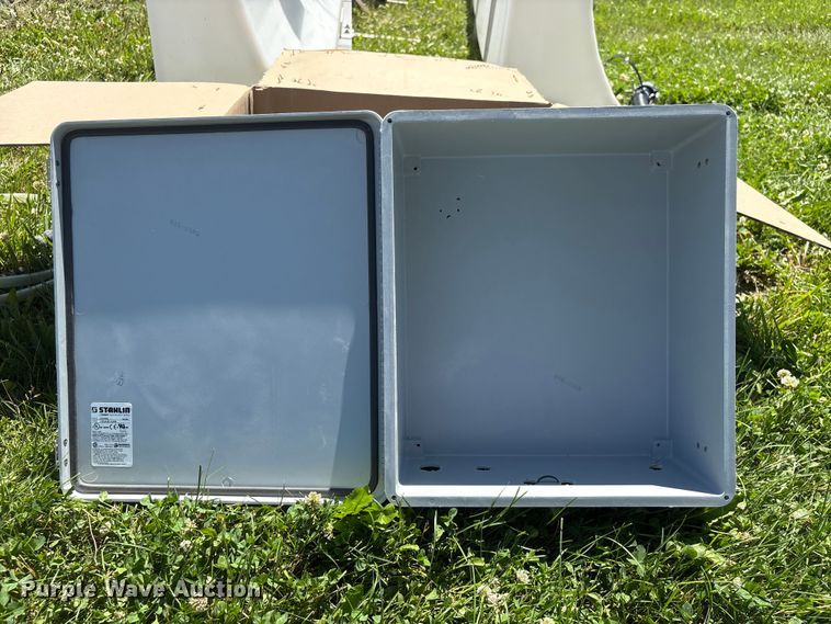 image for item EI5865 (2) Henderson HEN113742 salt brine tanks