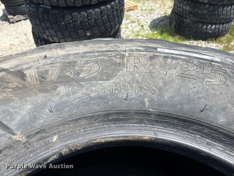 image for item EI5870 (4) 17.5R25 tires