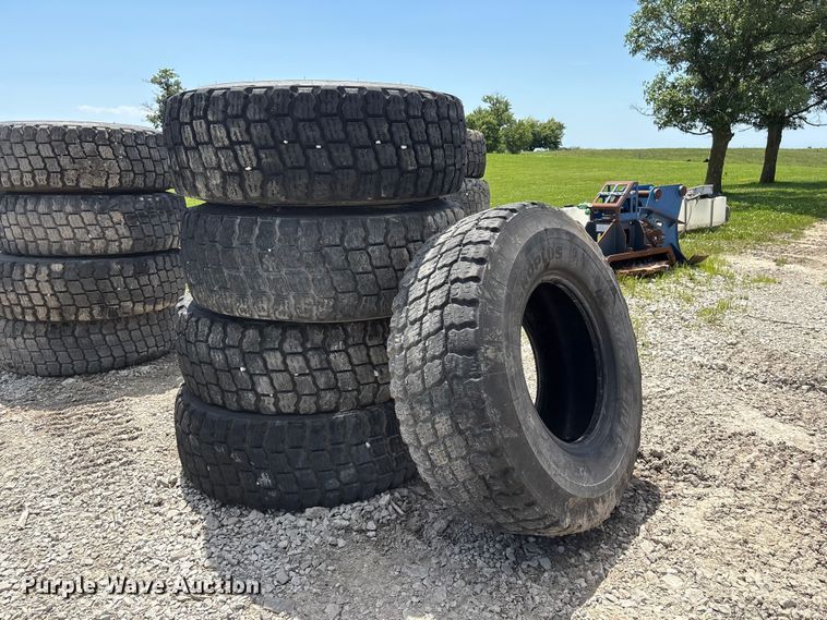 image for item EI5871 (5) 17.5R25 tires