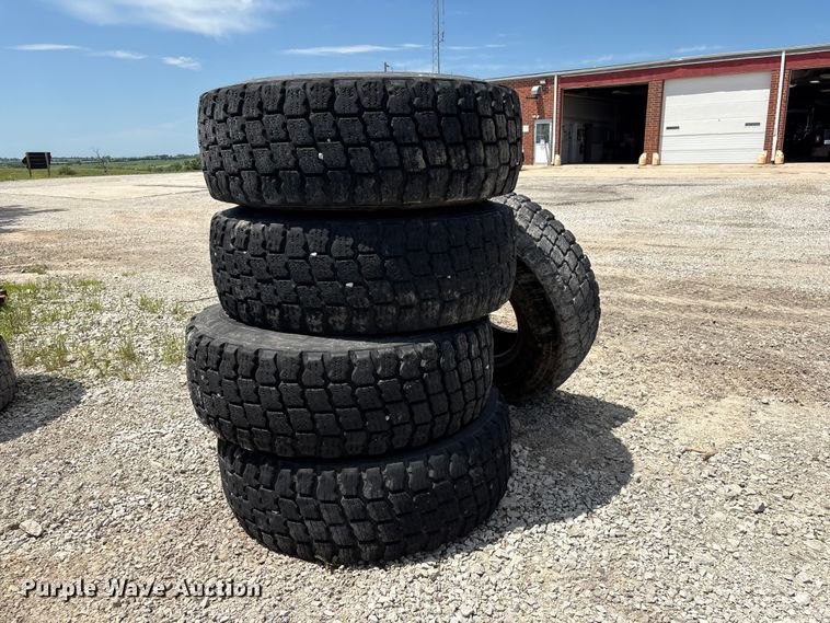image for item EI5871 (5) 17.5R25 tires