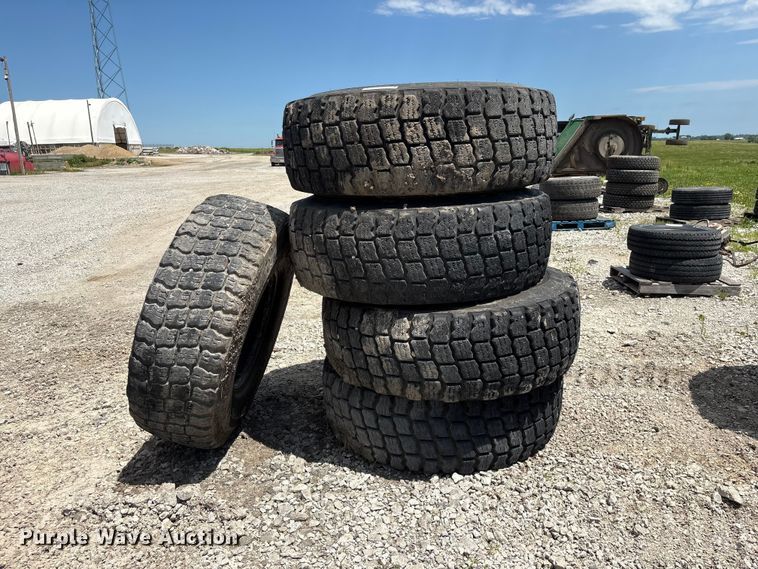 image for item EI5871 (5) 17.5R25 tires