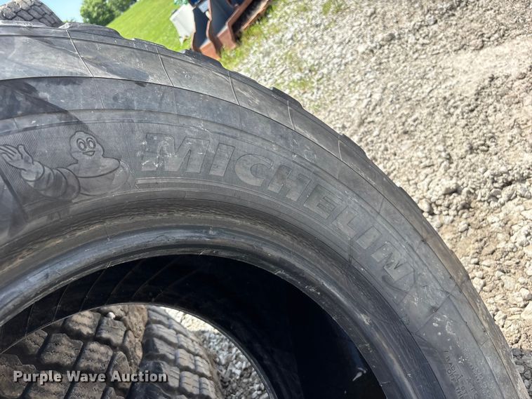 image for item EI5871 (5) 17.5R25 tires