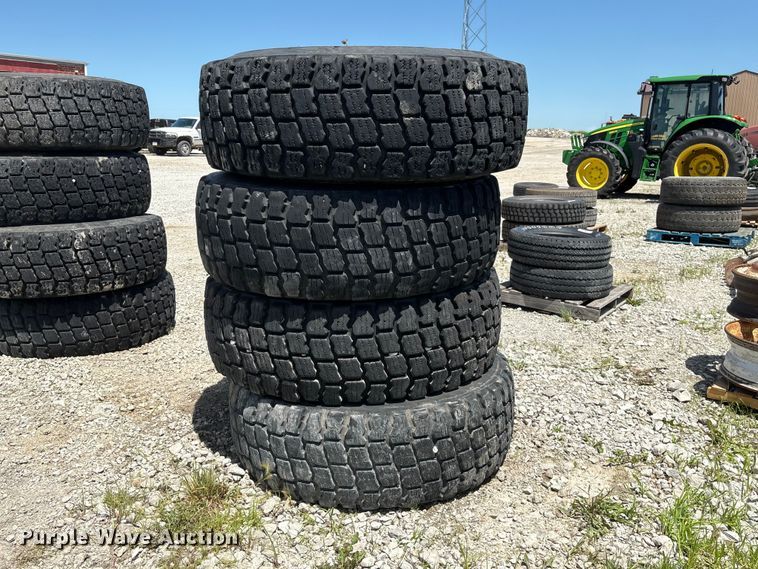 image for item EI5872 (4) 17.5R25 tires