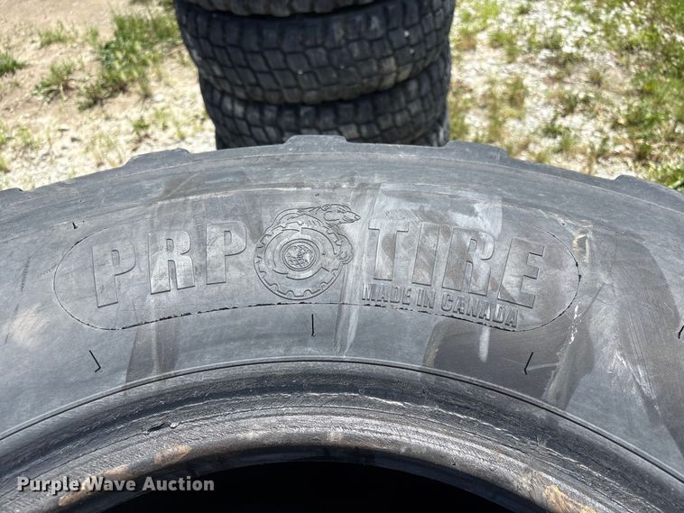 image for item EI5872 (4) 17.5R25 tires