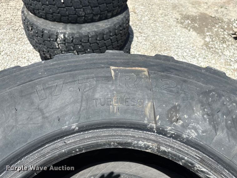image for item EI5872 (4) 17.5R25 tires