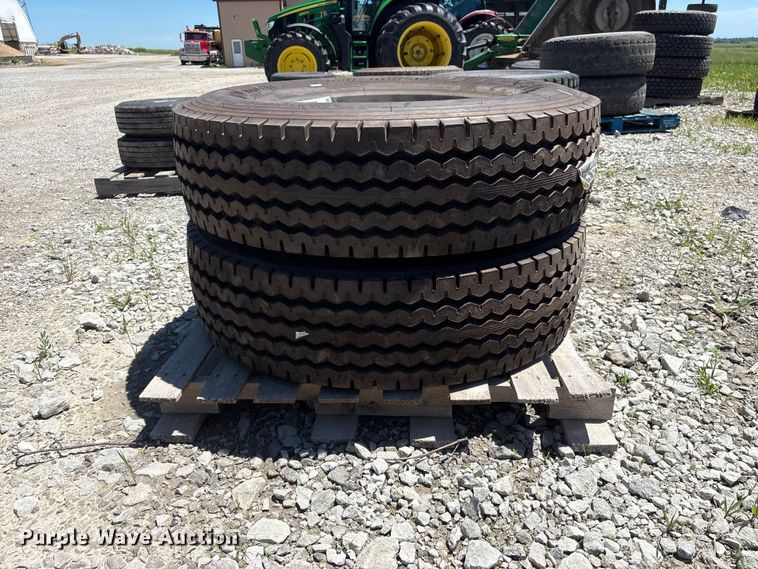 image for item EI5875 (2) Firestone FS820 315/80 R22.5 tires
