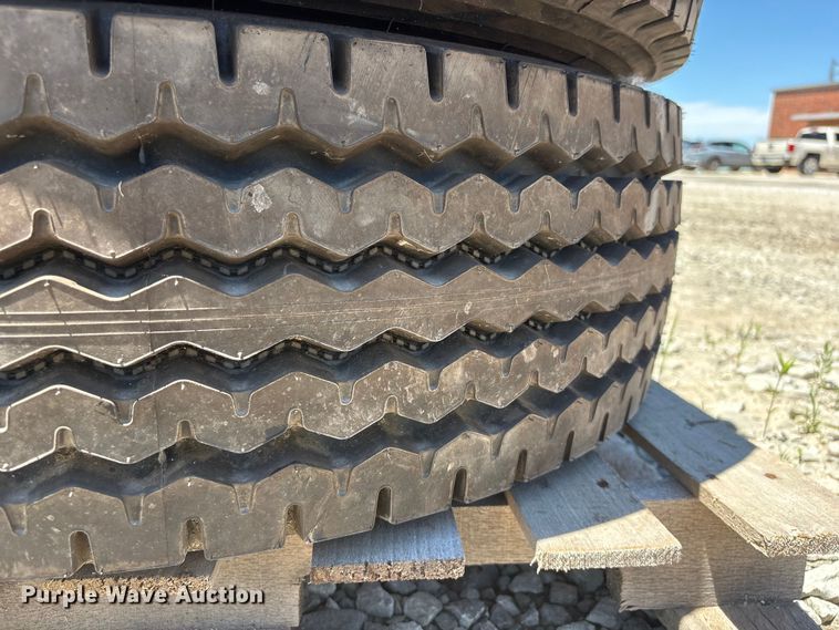 image for item EI5875 (2) Firestone FS820 315/80 R22.5 tires