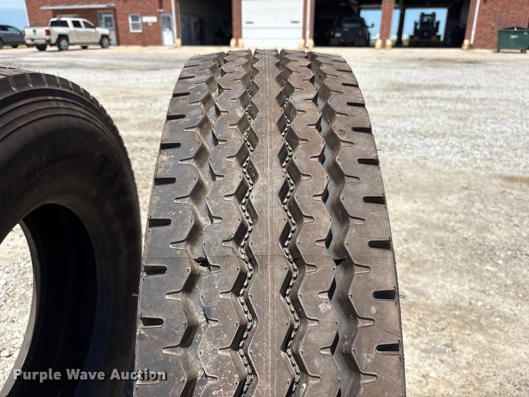 image for item EI5875 (2) Firestone FS820 315/80 R22.5 tires