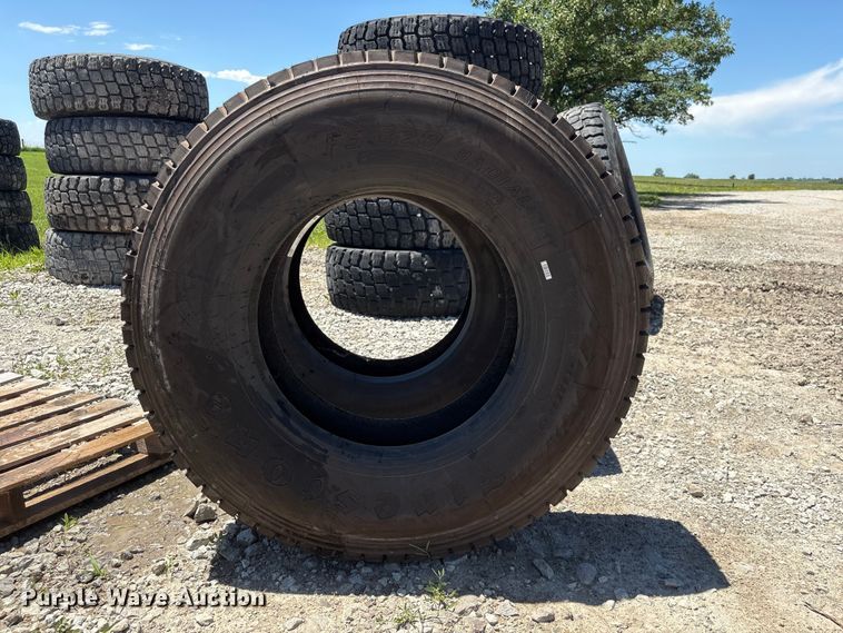 image for item EI5875 (2) Firestone FS820 315/80 R22.5 tires
