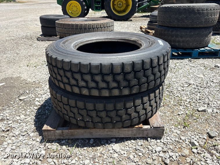 image for item EI5876 (2) BF Goodrich Cross Control 11R22.5D tires