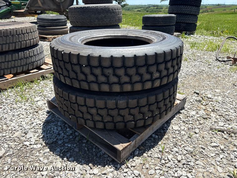 image for item EI5876 (2) BF Goodrich Cross Control 11R22.5D tires