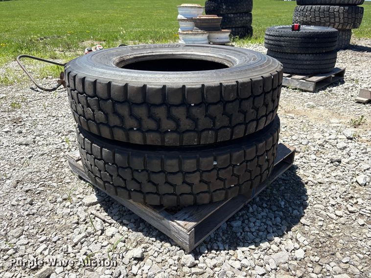 image for item EI5876 (2) BF Goodrich Cross Control 11R22.5D tires