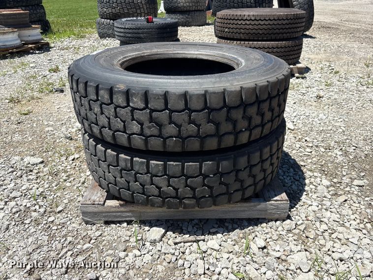 image for item EI5876 (2) BF Goodrich Cross Control 11R22.5D tires