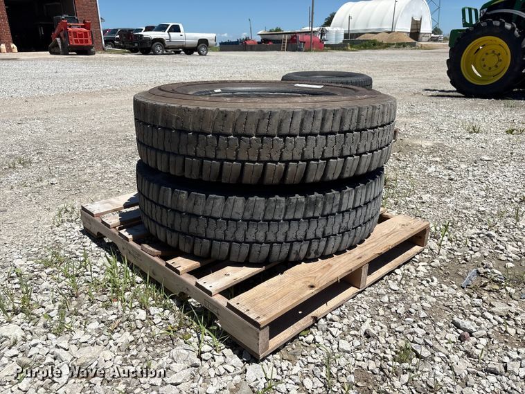 image for item EI5878 (2) General Tire Grabber OD 11R22.5 tires
