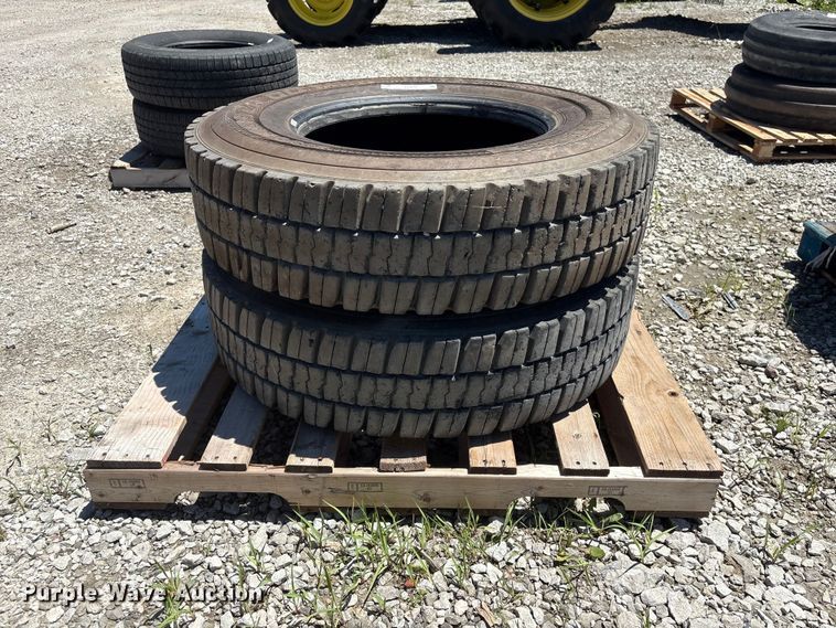 image for item EI5878 (2) General Tire Grabber OD 11R22.5 tires