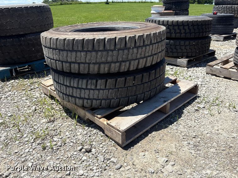 image for item EI5878 (2) General Tire Grabber OD 11R22.5 tires